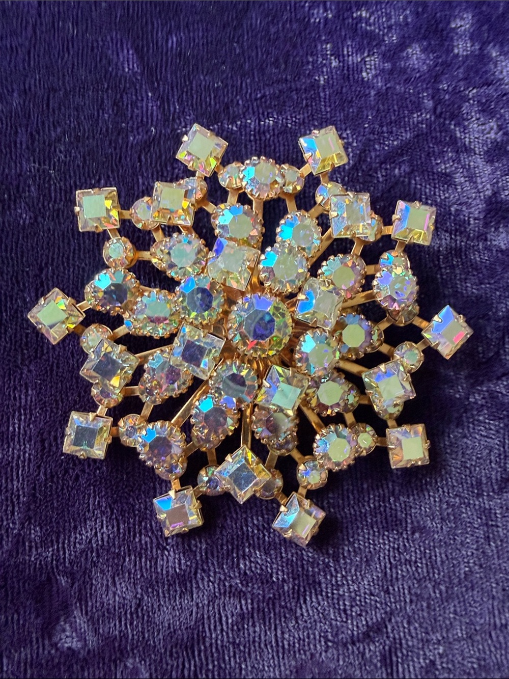 Vintage Multi-Tiered Aurora Borealis Rhinestone Snowflake Starburst Brooch Pin
